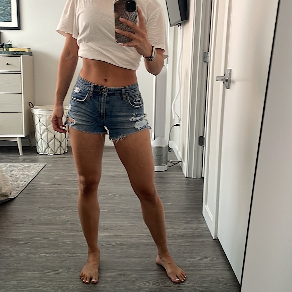 JOE’S JEANS “JESENIA” WOMENS CUT-OFF DENIM SHORTS